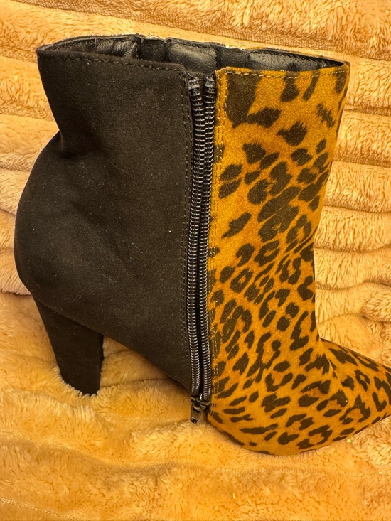 🔥 ShoeDazzle Animal Print Ankle Booties Mixed Print Pointed Toe Statement Heels - Picture 8 of 10